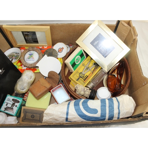 144 - A Box Of House Clearance Items
COLLECTION ONLY