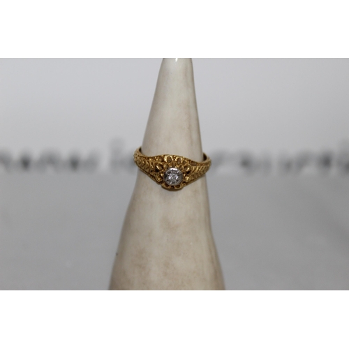 565 - Stamped 18 Gold Diamond Ring Total Weight 3.52g Size R