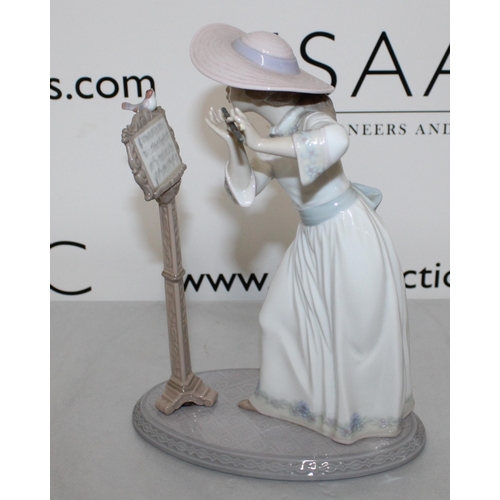 70 - NAO By Lladro/Lladro Figurines, 
Tallest 24cm
 Lady Flutist-Detachable Stand And Flute With Glue Sho... 