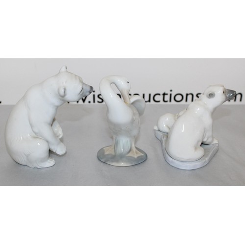 71 - 3 x Lladro Animal Figurines
Tallest 11cm
COLLECTION ONLY