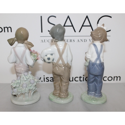 75 - 3 x Nao/Lladro Figurines
Tallest 18cm
COLLECTION ONLY