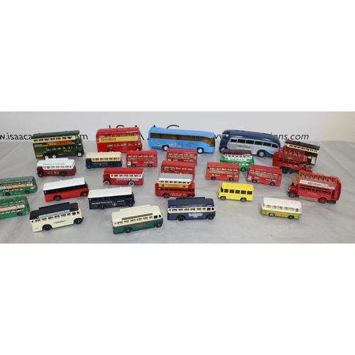 673 - A Collection Of Busses And Coaches
Including
Lesney/Corgi Juniors/Lledo/Days Gone/Matchbox/Weelie/Co... 