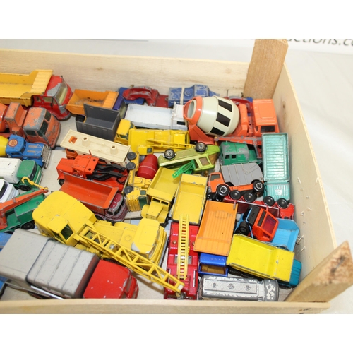 675 - A Tray Of Mixed Vehicles In Various Conditions 
Including Lesney/Matchbox ETC