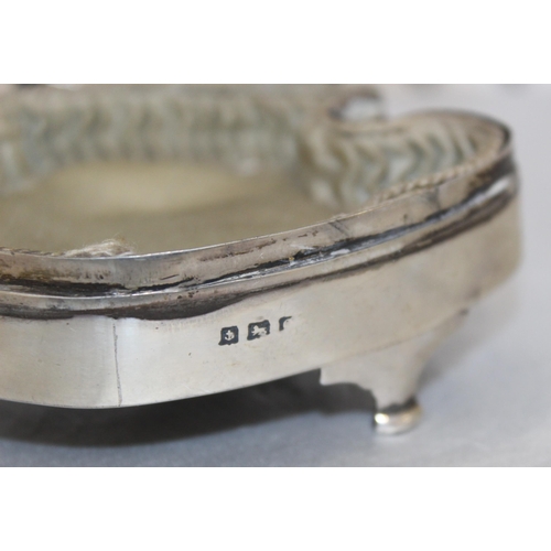 521 - Silver Hallmarked Ring Box
Length 10cm