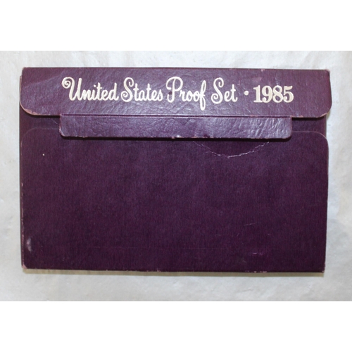 330 - 2 x United States Proof Set 1985 & 1981