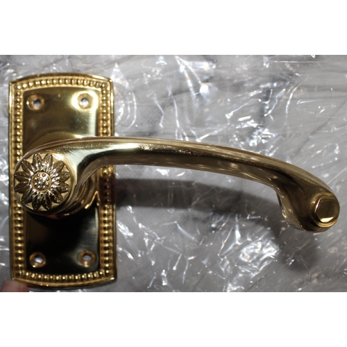 25 - 4 x Boxed Georgian Themed Door Furniture