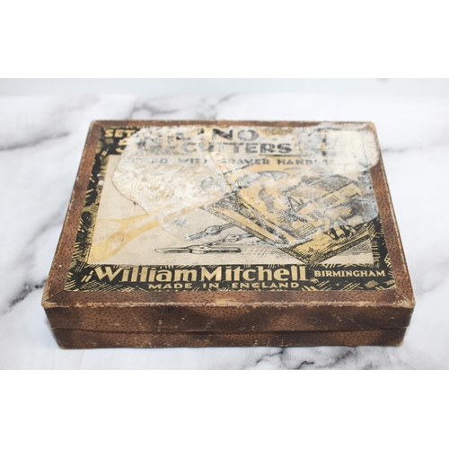 27 - William Mitchell, Made in England LINO Set of Cutters in Box