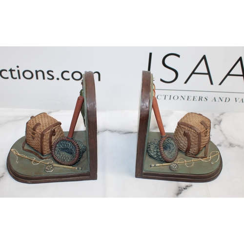 29 - Fishing Related Items - Bookends, Figurines etc