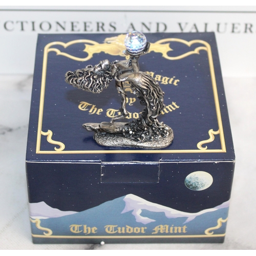 77 - Boxed 5 x Myth And Magic Sculpture By The Tudor Mint Including
The Dragon Of Methintdour
3207 Morgan... 