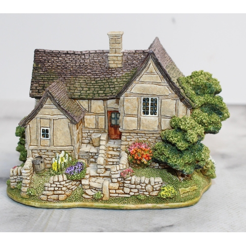 87 - Boxed Lilliput Lane (The White Hart) Code 1,2382