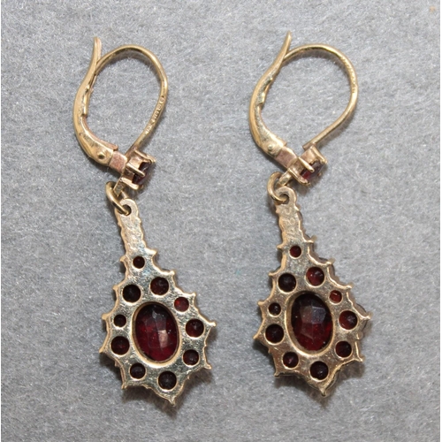 648 - Stamped 375 Gold Garnet Tear Drop Cluster Earrings Total Weight-4.03g