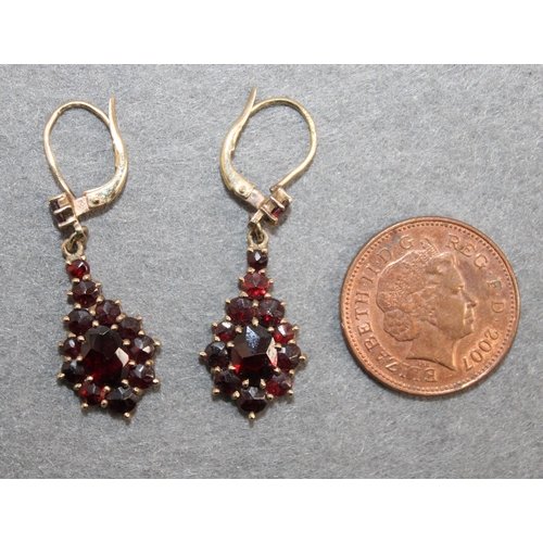 648 - Stamped 375 Gold Garnet Tear Drop Cluster Earrings Total Weight-4.03g