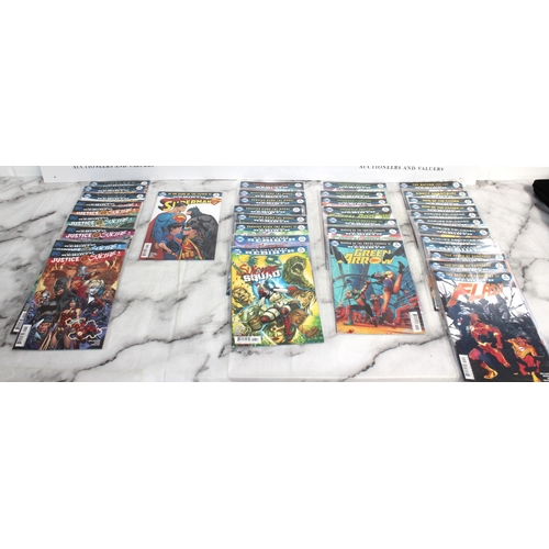 1 - A Selection Of Comics Including 
Superman Rebirth
Flash Rebirth
Green Arrow Rebirth
Suicide Squad Re... 