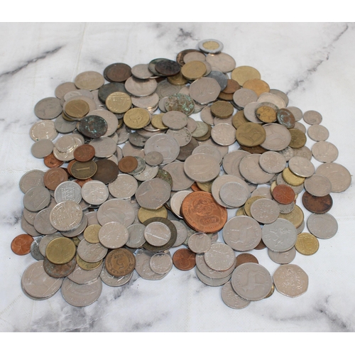 384 - Bag Of Mixed Worldwide Coinage 
Weight 1790g