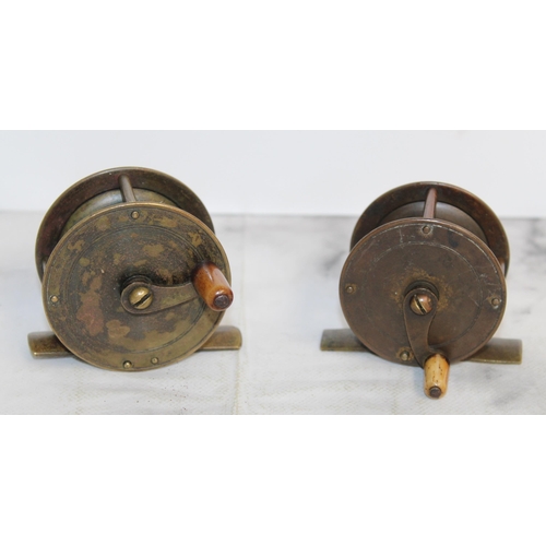 765 - 2 x Vintage Fishing Reels
Diameter Of largest 6cm