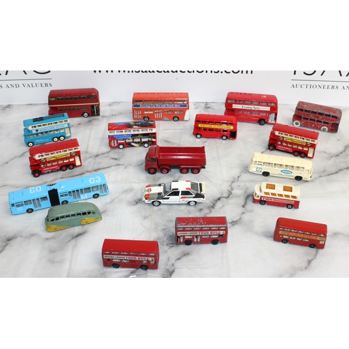 871 - A Quantity Of Vehicles In A Bus Tin Including
Matchbox
Lledo
Dinky And Others