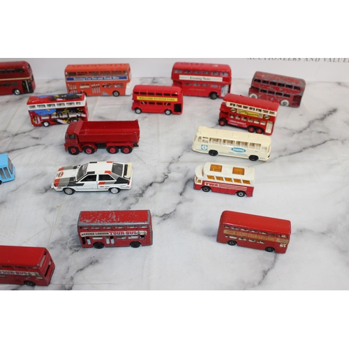 871 - A Quantity Of Vehicles In A Bus Tin Including
Matchbox
Lledo
Dinky And Others