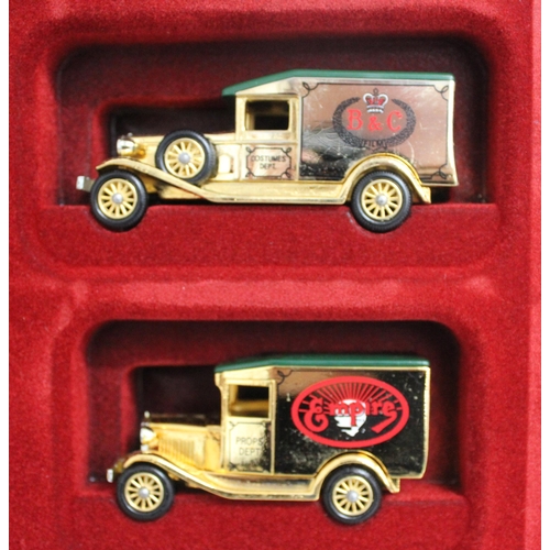 872 - Boxed 24ct Gold Plated Lledo Special Limited Editio The Golden Days Of The Film Industry