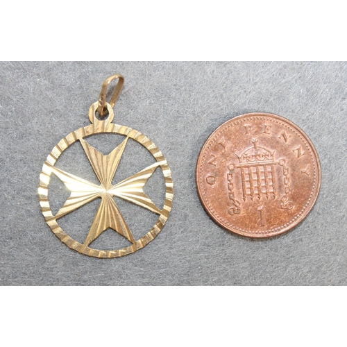 661 - Stamped 375 Gold Maltese Cross Total Weight-1.34g