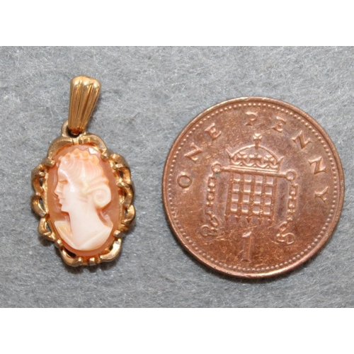 665 - Gold Cameo Pendant Total Weight-1.30g