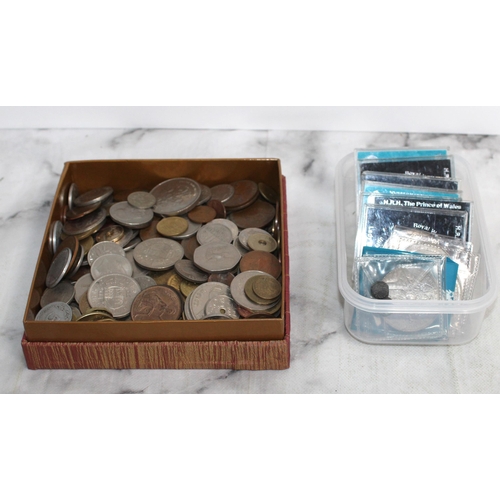 386 - Mixed Worldwide Coinage and Commemorative UK Coins