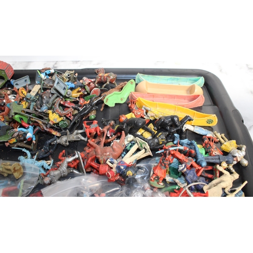 881 - Mixed Toy Figures ( Metal / Plastic ) Various Conditions