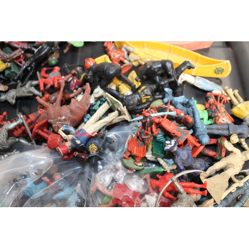 881 - Mixed Toy Figures ( Metal / Plastic ) Various Conditions