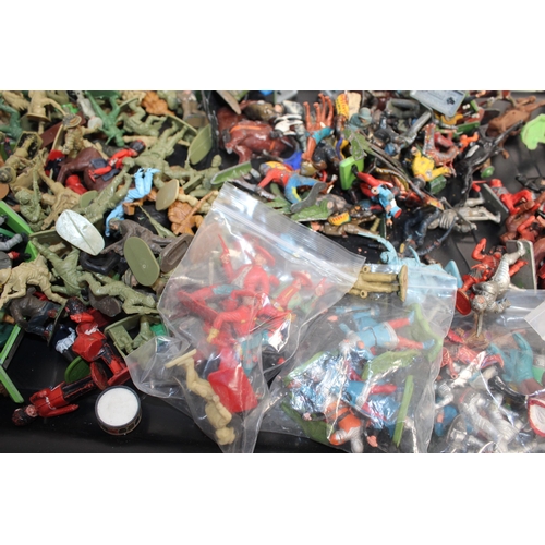 881 - Mixed Toy Figures ( Metal / Plastic ) Various Conditions