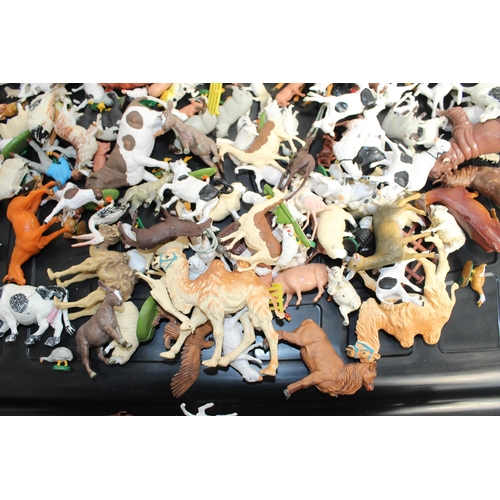 883 - Large Quantity of Farm / Zoo Plastic Animals - Various Conditions