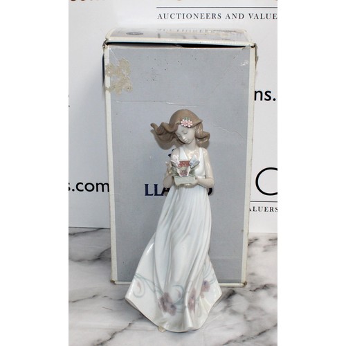 122 - Boxed Lladro Figurine (Butterfly Treasures)
Height 30cm
COLLECTION ONLY