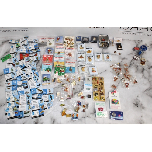 39 - A Quantity Of Collectable Pin Badges And Other