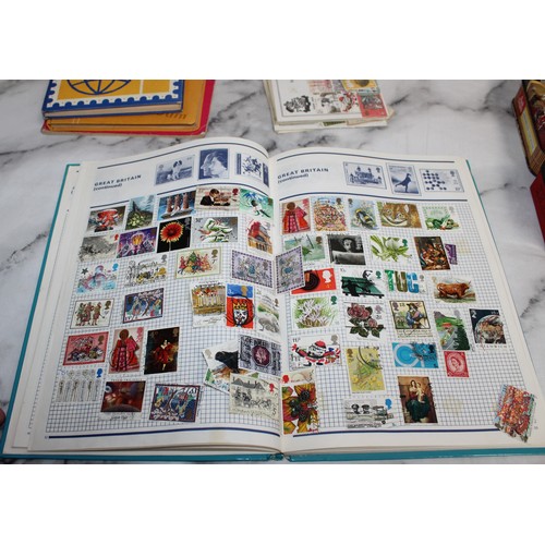 522 - A Large Quantity Of Stamps And Albums