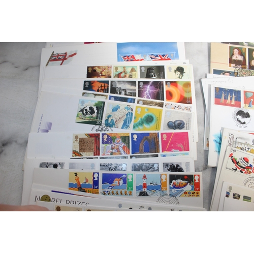 527 - A Quantity Of 1st Day Covers And 2 Stamp Albums