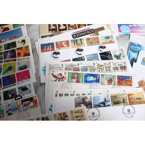 527 - A Quantity Of 1st Day Covers And 2 Stamp Albums