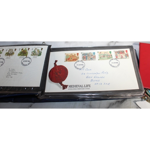 527 - A Quantity Of 1st Day Covers And 2 Stamp Albums