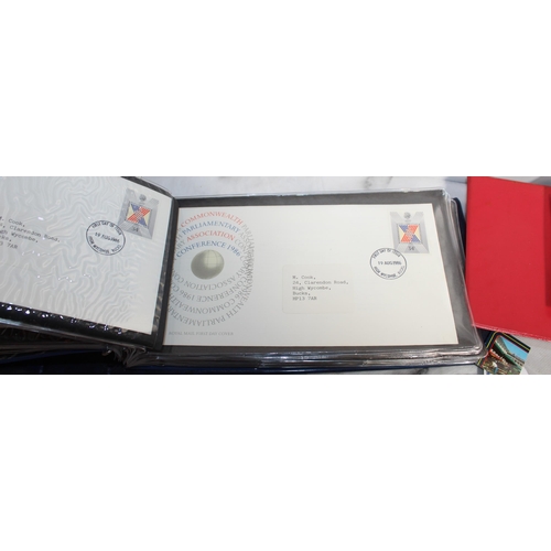 527 - A Quantity Of 1st Day Covers And 2 Stamp Albums