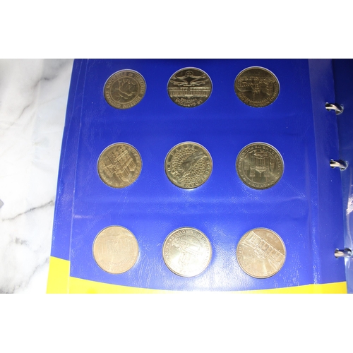 356 - Monnaie De Paris 15 Coin/Medal Collection In Folder