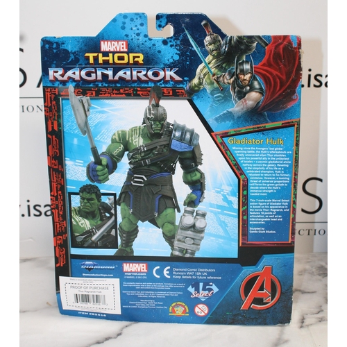 844 - Three Boxed Collectable Figurines Inc-Marvel Thor Ragnarok Gladiator Hulk Special Collector Edition ... 