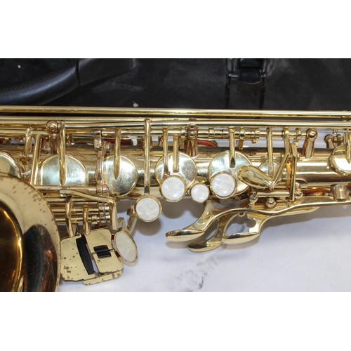 204 - Boxed Saxophone McEVOY N.F3265C