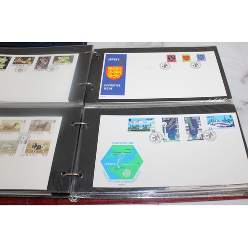 539 - 5 x Folders Containing Postcards/Envelopes/Quantity Of First Day Covers Jersey/Marriage Of The Princ... 