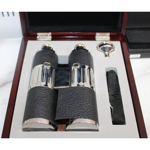 163 - Two Boxed The Bet365 Uttoxeter Racecourse 2007 Binoculars Decanter/Flask & Pen
