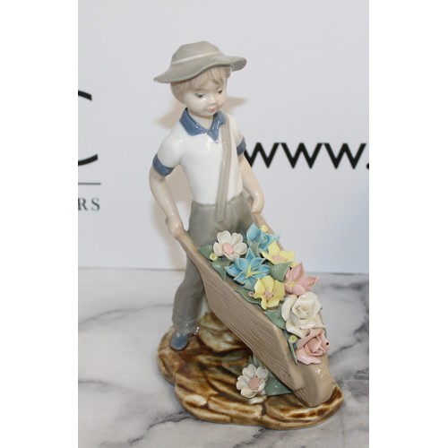 42 - Unboxed 3 x Figurines Inc-Porcelanas De Mediterraneo Valencia Figurine Of Girl Holding Flowers/VTG D... 