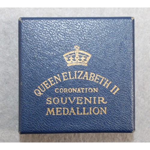 68 - Boxed 1953 Queen Elizabeth II Coronation Souvenir Medallion