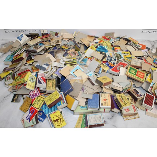 268 - A Large Quantity Of Matchboxes Some With Matches In And Matchbox Cards