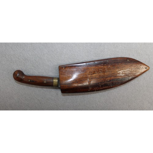 308 - Kukri Knife in Wooden Sheath
Collection Only - Buyer to provide ID to confirm over 18