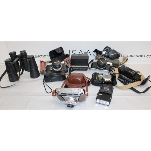 207 - Selection Of Cameras/Binoculars Etc Various Conditions All Untested