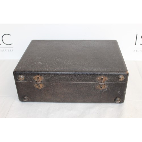 92 - Vintage Vanity Travel Case With Key