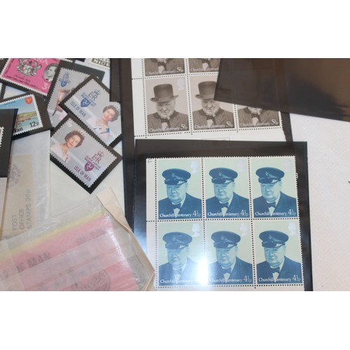 350 - A Quantity Of Worldwide Wide Collectors Packs Un Franked Stamps  In An Album And Plastic Slips