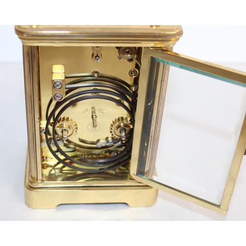 37 - L'Epee Fondee en 1839 Sainte Suxanne France Decorative Brass Carriage Clock Height-13cm x 9cm x 8cm
...