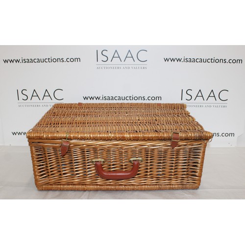 129 - OPTIMA Picnic Basket Containing Picnic Items
COLLECTION ONLY